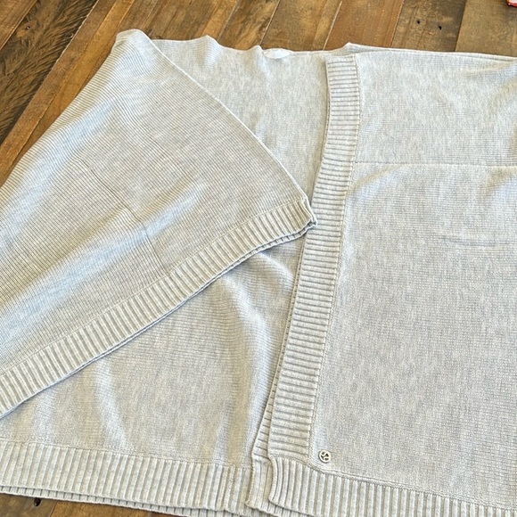 Lululemon divinity poncho, grey - Picture 7 of 8